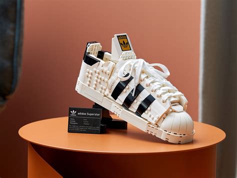 adidas lego schoenen kopen|LEGO adidas Originals Superstar 10282. Nu € 89,99 .